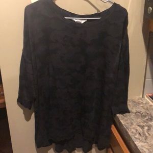 Women’s shirt camo color sz 2X
